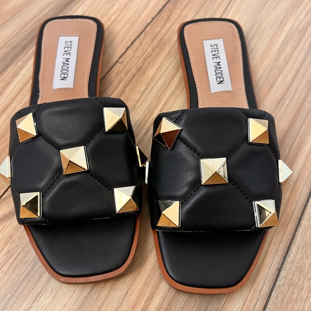 72. Steve Madden Chunky Huro Ssuare Toe Sandal Slides